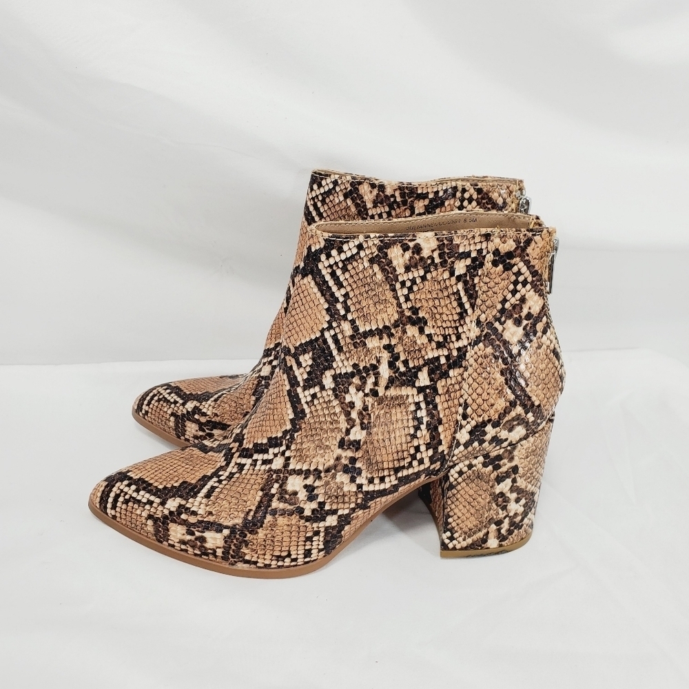 Steve Madden Julianna Pointed Toe Beige Snake Skin Ankle boots side zip size 8.5 - Picture 4 of 8